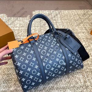 24SS女性バッグレディースのための斜めの革のクロスボディバッグ高級デザイナーハンドバッグカードホルダー屋外旅行財布財布ポシェット30cm