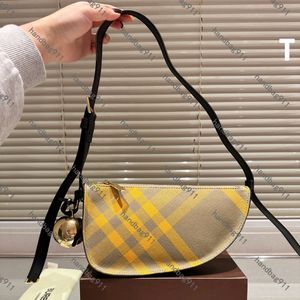 Tasarımcı omuz çantası lüks çantalar yumuşak denim debriyaj çantası hobo çanta crossbody çanta kadın çanta çantaları büyük kapasiteli torbalar manyetik toka anahtarı