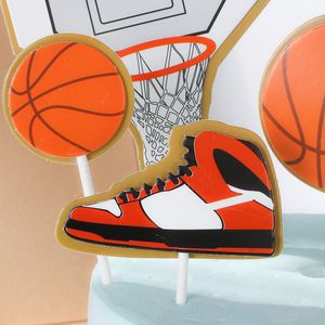 1Set Yeni Basketbol Futbol Cupcake Topper Tema Sports Boy Çocuklar İçin Mutlu Yıllar Pastası Topper Doğum Günü Partisi Kek Süslemeleri