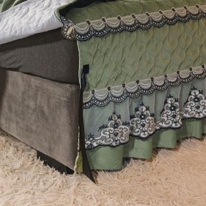 Romantic Luxury Velvet Quilted Bedspread Thicken Fine Flannel Embroidery Lace Bed Skirt King Bed Cover Not Including Pillowcase