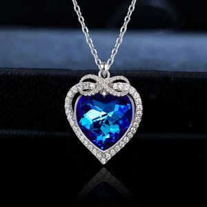 New Creative Fashion 8-line Diamond Blue Light Crystal Necklace Heart Shaped Pendant Valentine's Day Gift