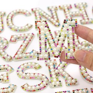 1pcs Letter Patch Mescola Colore Rhinestone Pearl Patch Applique per vestiti inglesi alfabeto patch di artigianato fai -da -te Accessori per cucire