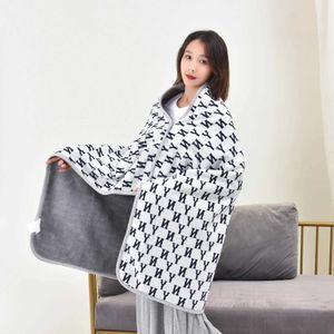 Blankets Blanket Wearable Flannel Plush Shawl Plaid on The Sofa Winter Warm Tracel Throw Blanket Office Cover Leg Button Blanket Women