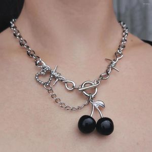 Подвесные ожерелья Y2K Ювелирные украшения металлические шипы Черный вишневый ожерелье для женщин мода ретро геометрический панк -очарование. Эстетический подарок 90 -х