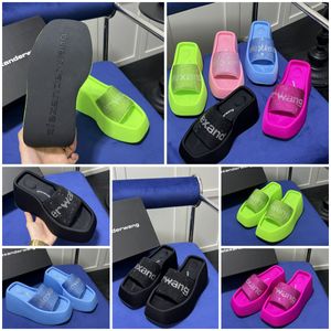 Tasarımcı Sandalet Terlik Lüks Kadın Velvet Malzeme Rhinestone Velcro Bant Partisi Yumuşak Oda Gai Platform Slip-On Boyut 35-42 6cm-10cm