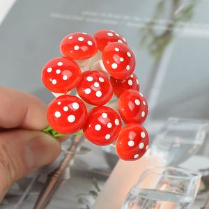 10/50/100pcs 1,5cm Mini Fungus Fungus Planta Artificial Flores Crianças pintadas Diy Craft Home Wreath Decoração de férias