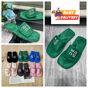 2024 Toppkvalitet Lyxiga tofflor Ny stil Designer Sandaler Kvinnor Velvet Material Rhinestone Velbro Gai Soft Room Size 35-42 Offical Slider Free Frakt