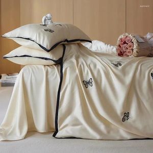 Set di biancheria da letto premium elegante ricamo a farfalla set francese natura romantica natura morbida seta lyocell piumino cover fogli foglio