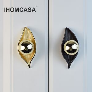 Ihomcasa Gold Schwarzes Baumblatt Form Küche Möbelgriff Schrankknauf für Kleiderschrank Schubladen Tür Ziehen Sie Vintage Messing European