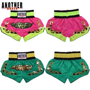 男性用のプロのボクシングパンツMMAショーツを印刷する通気性戦闘ムエタイトレーニングパンツジムサンダスポーツボクセオBJJ