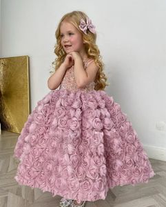 Charmig Rose Lace Flower Girl Dresses Sequined Top Spädbarn Tutu Dress Bow Tie Ball Gwn Little Kids First Holy Communion Dress