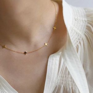 Pendant Necklaces RHYSONG 316L Stainless Steel Pvd Gold Plated Fower Charm Chains Necklace Women Small Clover Clavicle Chain Jewelry Accessories 240410