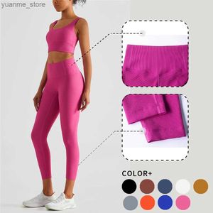 Yoga kläder Wisruning Ribbed Seamless Gym Leggings Push Up Tights Woman Yoga Legging for Fitness Cloth Sports High midje Träning Sportkläder Y240410