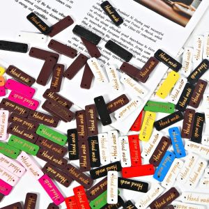 50pcs Handmade Label Wood Tags Sewing Buttons Mixed Colors Embossed DIY Flag Rectangle Labels Craft Supplies Garment Accessories