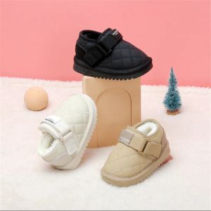 Sneakers 2022 Zimowe buty dla niemowląt ciepłe pluszowe maluch chłopców bawełniane buty gumowe dziewczyny na świeżym powietrzu mody mody dzieci