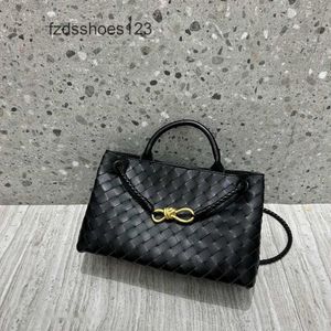 2024 Totas únicas BottEega Bolsa de designer Bolsa veneeta Mulheres de malha de couro feminino Moda feminina simples ombro leste/oeste oblíquo straddle andiamo osxl