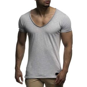 Chegada de manga curta De pescoço profundo V Camiseta slim fit t-shirt Men fino camiseta casual de verão Camisetas hombre my070 240403