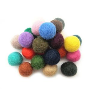 10pcs 2 cm colorido lã pura bolas de feltro em torno de pompons para soldados de garoto de crianças suprimentos artesanais de festa de lã de lã de lã de feltro bola acessórios