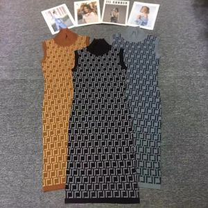 Tasarımcı Yüksek Kaliteli Örme Jakard Elbise Moda Kolsuz Bultlenek Kavur Tam Mektup Logo Baskı Takılmış Örme Uzun Elbise