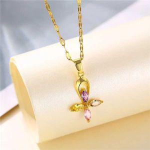 Pendant Necklaces Stainless Steel Chain Classic Shiny Zircon Four Leaf Clover Pendant Necklace for Women Lady Vintage Jewelry Accessories Gifts 240410