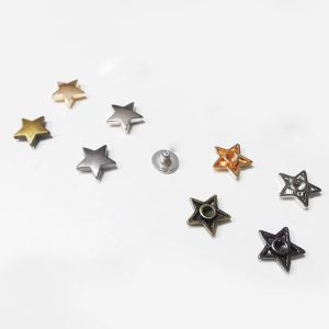 Estrelas de metal punk de 12 mm picos parafusos de pregos de backs de brinquedos frios para roupas para roupas para roupas de roupas tags de cinto artesanal de couro decoração
