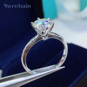 Полосы кольца 3CT 6 Prong V-образная классическая карта Diamond Ring 925 Серебряное 18-километровое белое золотое мозонитовое кольцо обручальное свадебное свадьба J240410