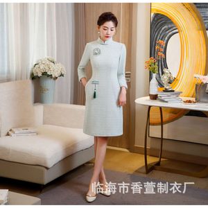 2022 Autumn Winter New Tea Art Showcases Elegance and High End Traditional Celebrity Style Qipao Embroidery for Daily Commuting