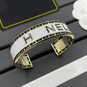 Designer Bracelets Women Luxury Brand Jewelry Bracelet Letter Bangles 18K Gold Plated Stainless Steel Wedding Lovers Gift Bangles