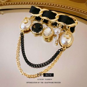 French Diamond Studded Digital Pearl Droplet Brooch, Personalized Fashionable Suit Clip, Exaggerated and High-end Accessory for Women