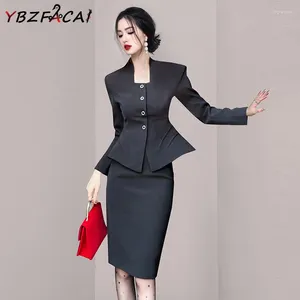 Abiti da lavoro Spring autunno di alta qualità di alta qualità in 2 pezzi da donna coreano da donna quadrata nera blazer alta gonna matita set 2024 set 2024