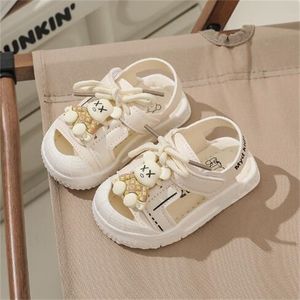 Baby Walking Shoes Sandals Anti-Kick Sandals de Cartoon Soled Soled Baby Com Sapatos de bebê de verão para meninos e meninas