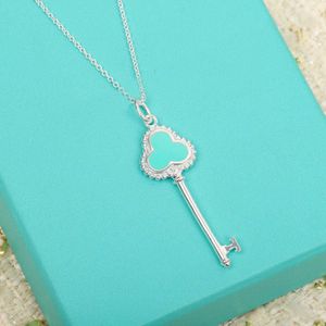 S925 silver Charm key shape pendant necklace with green color in platinum have stamp velet bag PS4330A252Q
