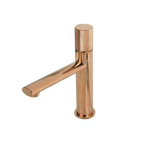 RUSEUT CHIUCE COLORE ORO BRASSO BASAGGIO NASCHIO NASCHIO CHOLDA E COLD CAPUETTO FINIZIONE DI ACQUA INFERA ACCIATURA DI BRASCHE CRANA ACQUA ACCIATURA XT858