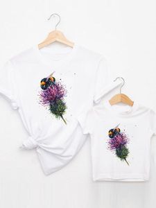 Grafisk tee t-shirt familj matchande kläder pojke flicka kvinnor barn barn sommarfjäril blommor mamma mamma mamma kläder kläder