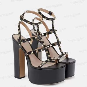 Plattform Chunky Heel Gladiator Sandaler Pumpar Liten fyrkantig spännet Läder Outrula Square Toe Women's Party Evening Shoes Luxury Designers High Heels 35-42 med låda