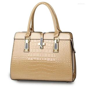 Bolsas de cintura outono/inverno 2024 moda tendência de moda feminina para feminino bola crossbody