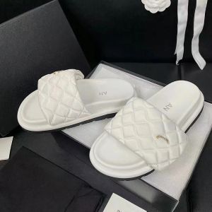 Kanał marki Sandal Sandal Kaptaki na plaży Monefer Kobiety luksus designerka slajd muła domy moda swobodne buty jedwabny sandale Mężczyźni na zewnątrz basen suwaki