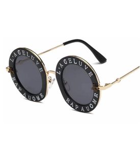 Prodotti di tendenza Ape Designer Luxury Women Occhiali da sole Pink Round Letter Pattern Vintage Retro Metal Frame Occhiali da sole Wome6818306