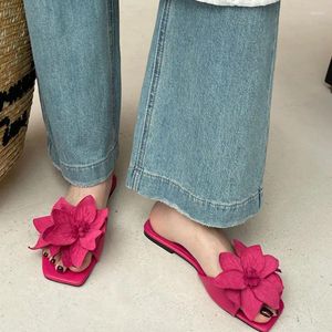 Kapcie 2024 Summer czerwona marka Kobiety Slipper moda duże kwiaty damskie buty sandałowe Sandal buty płaskie obcasy na zewnątrz slajdy plażowe slajdy