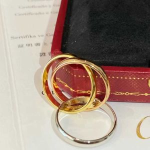 Designer Charm v Gold High Edition Nova cor de três anel com conjunto de diamantes para homens e mulheres elementos vidas de casal estilo
