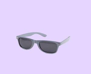 20pcs całe klasyczne plastikowe okulary przeciwsłoneczne retro vintage kwadratowe okulary przeciwsłoneczne dla kobiet mężczyzn dorośli Dzieci dzieci Multi Colours2551606