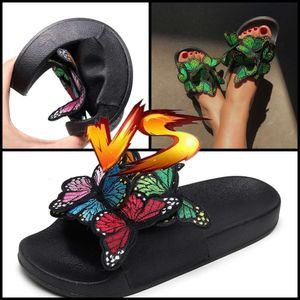 2024 Hög ny GAI Slipper Sandal Platform Butterfly tofflor Womans Flat Flip Flops Pool Sliders Beach Shoe Low Price