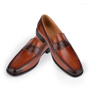 Lässige Schuhe Herren Leder komfortable High-End-Handnähte Mode Slip-on Wedding Party Kleiderlaafer Männer braun