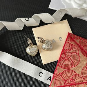 Design a forma di cuore Orecchini placcati in oro designer di ottoni romantici Love Wedding Regalo per gioielli di alta qualità