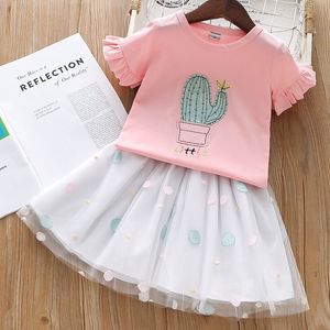 Camiseta de roupas de menina para criança de verão+malha tule tule tutu saia 2pcs terno de manga de manga de babados roupas de garotinha