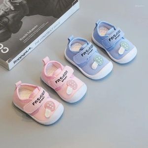 İlk Yürüyüşçüler 2024 İlkbahar ve Sonbahar 0-2 Yaşındaki Bebek Anti Slip Yumuşak Yürüyüş Ayakkabıları Erkekler İçin Çocuk Çocukları
