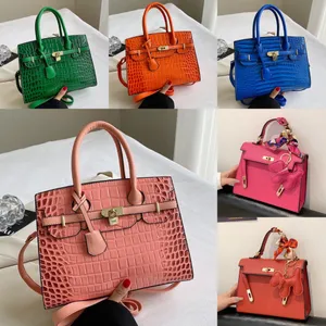 Designer bag luxury handbags tote bag handcrafted stitching Large Capacity travel shopping bag Casual Crossbody Shoulder Bags Purse Women Fashion Wallet Bagg