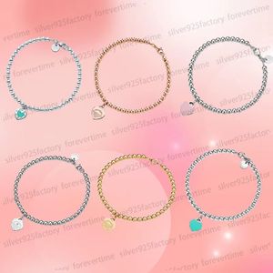 Nuovi braccialetti di design per donne T-Serie A Love perle a forma di cuore Bracciale Bracciale Femmina Dispirata 925 Sterling Sterling For Girlfice Souvenir Gift Fashion Jewelry