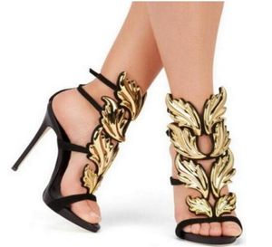 Mulheres de luxo Kardashian Bombas de verão cruels Sandálias altas de folhas de metal dourado com sapatos com Box8500459