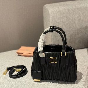 Luxury Soft Sheepskin Matelasse Handbag Designer Bag Simple and Fashion Clutch Bag Cute Tote Bag Classic Golden Hardware Leather Handle Bag Cross Body Shoulder Bag